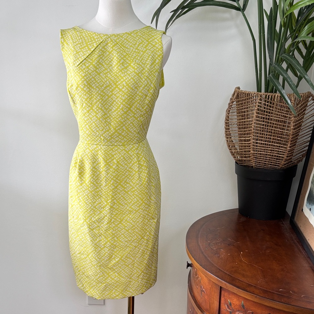 TAHARI Bright Yellow & white Sleeveless Dress 8